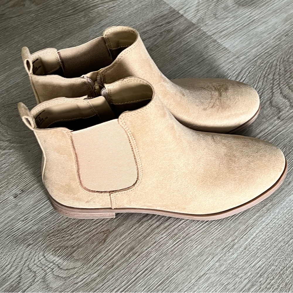 Brand new booties size 81/2